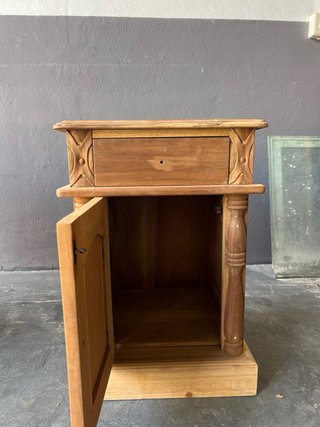 Pareja Mesitas Madera Maciza Clásicas