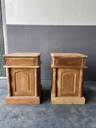 Pareja Mesitas Madera Maciza Clásicas