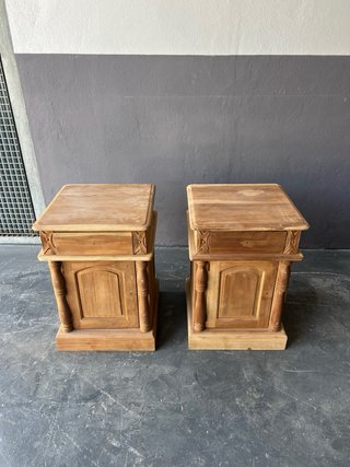 Pareja Mesitas Madera Maciza Clásicas