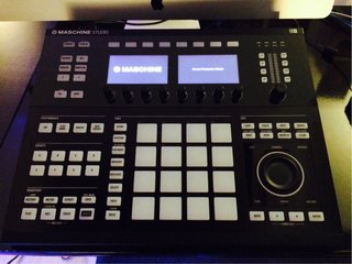 Maschine Studio Controladora MIDI