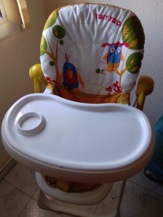 Trona infantil con estampado de pájaros