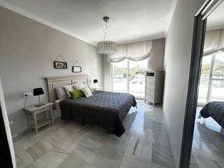 Piso en venta en Los Naranjos - Las Brisas en Marbella