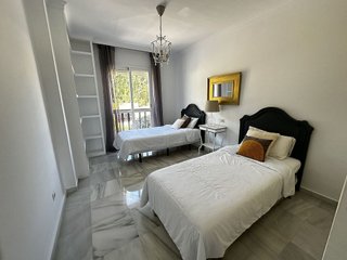 Piso en venta en Los Naranjos - Las Brisas en Marbella
