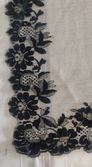 Mantilla antigua encaje 60x132cm