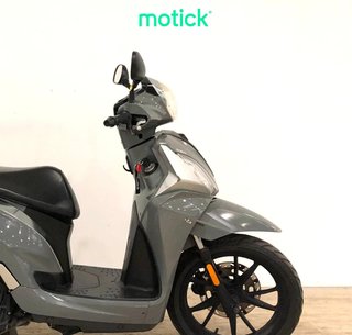 SYM SYMPHONY 125 ST-LC (IVA DEDUCIBLE) (TOP CASE)