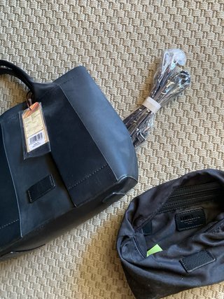 Bolso negro de piel