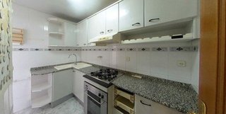 Piso en venta en Les Planes en Hospitalet de Llobregat, L´