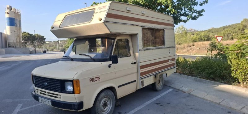 Ford Transit 1982 - foto 1