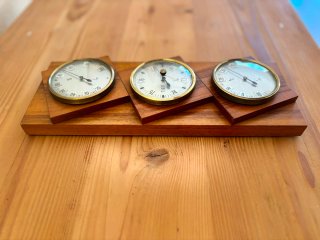 Termómetro de mesa de madera