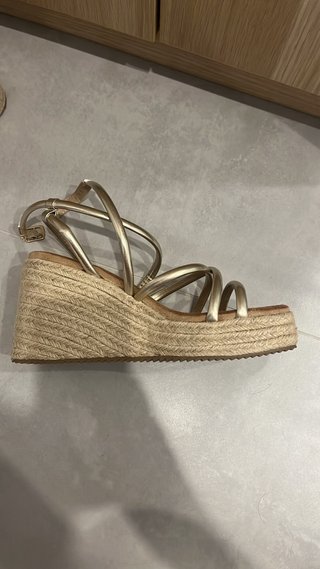 Cuñas esparto oro talla 39