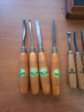 JUEGO FORMONES Y GUBIAS ANTIGUO MANGO MADERA