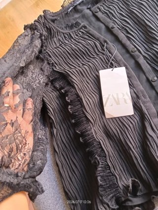 Blusa Zara botones manga encaje nueva