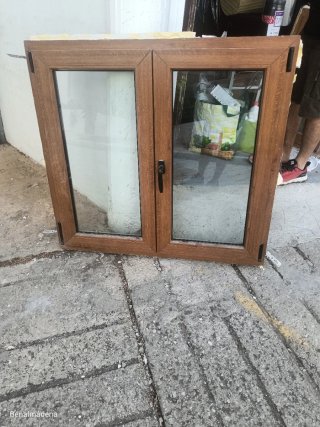 Ventana PVC Marrón