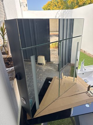Mueble espejo de baño con Bluetooth