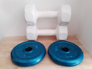 Set 2 Dischi 2 Kg + 2 Manubri 1,5 Kg