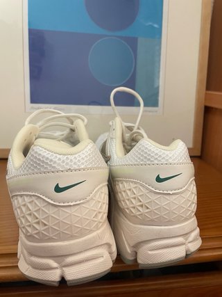 Zapatillas Nike Vomero 5 Beige/Blanco