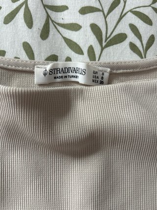 Camiseta beige de tirantes