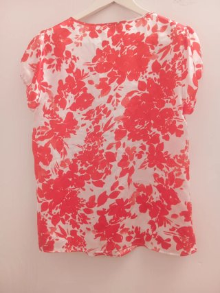 Blusa  floral roja