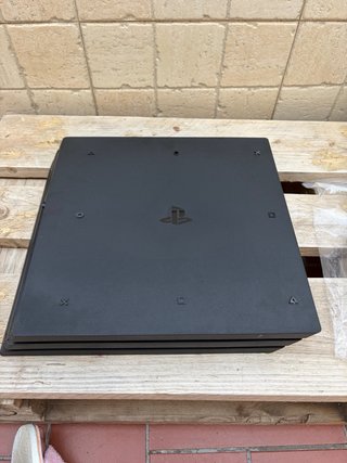 Consola PS4 Pro + 5 Juegos
