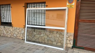 Puerta Balconera de 2 hojas y  Doble Cristal y 2 +