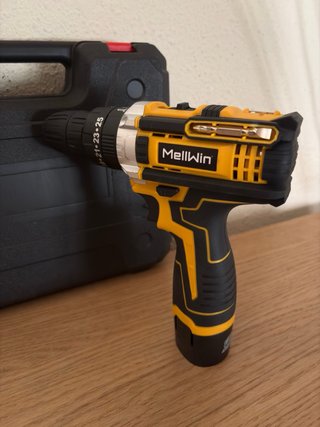 Taladro batería 12V con maletín y accesorios