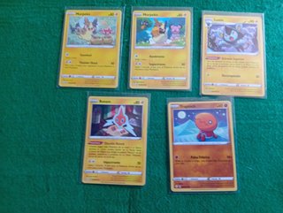 Lote 2.  18 Cartas Pokémon. Destinos Brillantes.