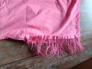 T-shirt con frange rosa fluo