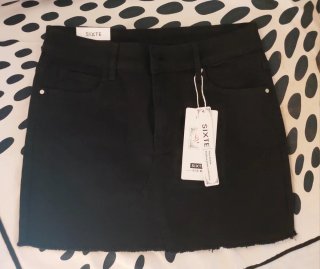 Falda mini SIXTE negra nueva con etiqueta