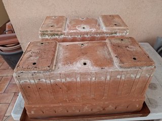 1) 2 Vasi rettangolari con sottovasi