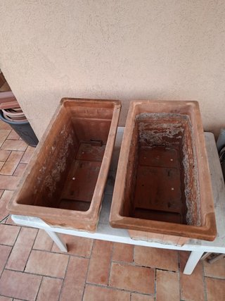 1) 2 Vasi rettangolari con sottovasi