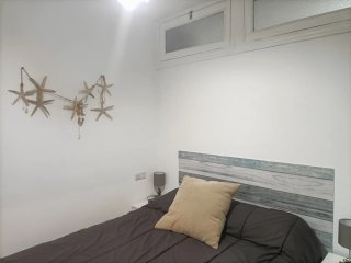 Alquilo estudio en foz.solo parejas.
