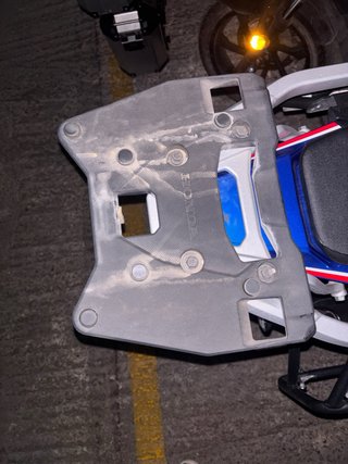 Baúl Honda 42L Híbrido Metal/Plástico