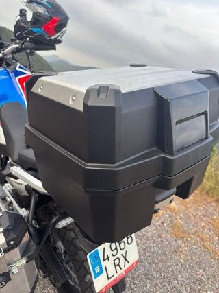Baúl Honda 42L Híbrido Metal/Plástico