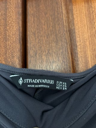 Vestido tubo gris drapeado