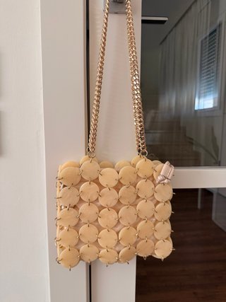 Bolso Uterqüe nacar beige y dorado