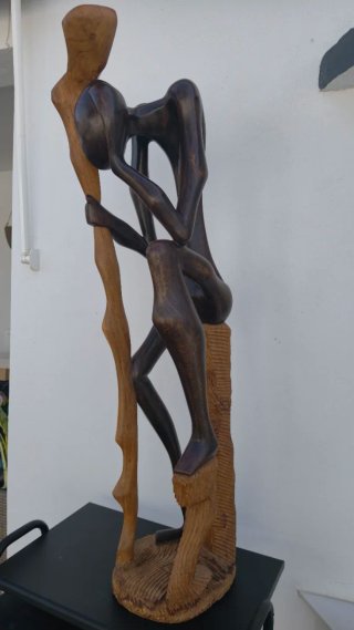 Figura de madera pensador