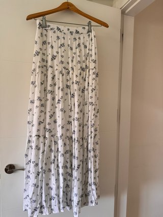 Falda larga floral Stradivarius