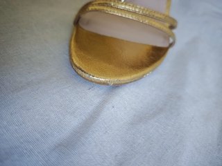 Tacones dorados Zara Talla 36