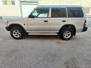 Mitsubishi Montero 2000