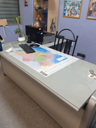 Mesa de oficina 2.20m con cristal