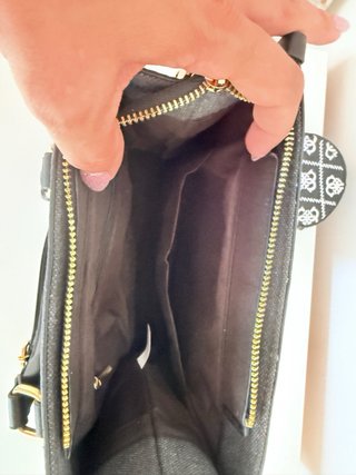 Bolso Guess Negro y Blanco calidad go5 logo bordad