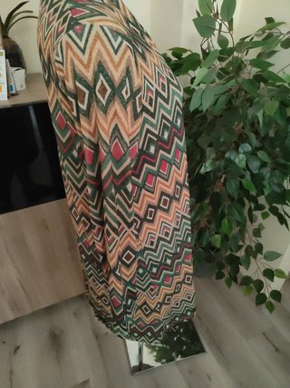 Vestido elegante con estampado zig-zag