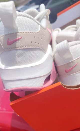 Nike Zoom Bella 6 Talla 40 Mujer