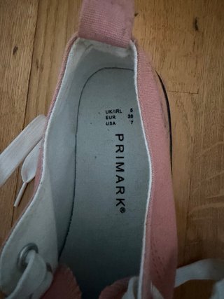 Zapatillas rosas y blancas Primark