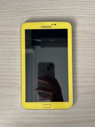 Samsung SM-T2105 Tablet Amarilla