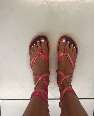 Sandali infradito fuxia e oro