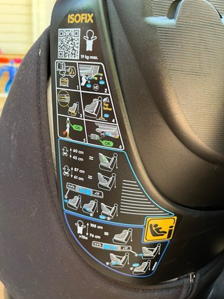 2 Sillas de coche para bebé.