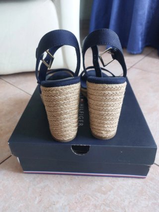 Sandali Tommy Hilfiger Blu e Oro