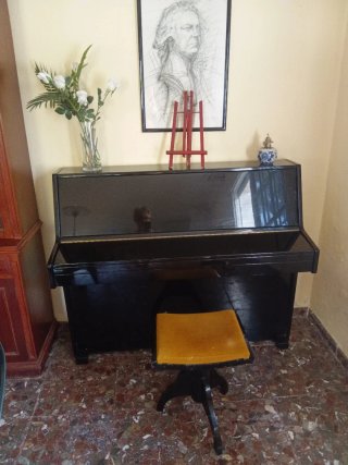 Piano Vertical Astor 1989