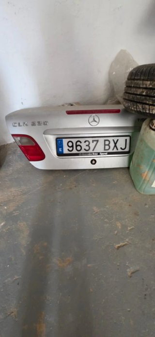 Piezas CLK 230: Capot, Portón, Techo Lona.